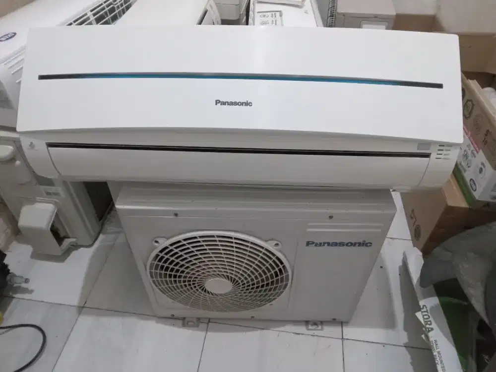 Jual ac panasonik r 410 ...1/2pk  low330 watt kondisi 95% ori semua