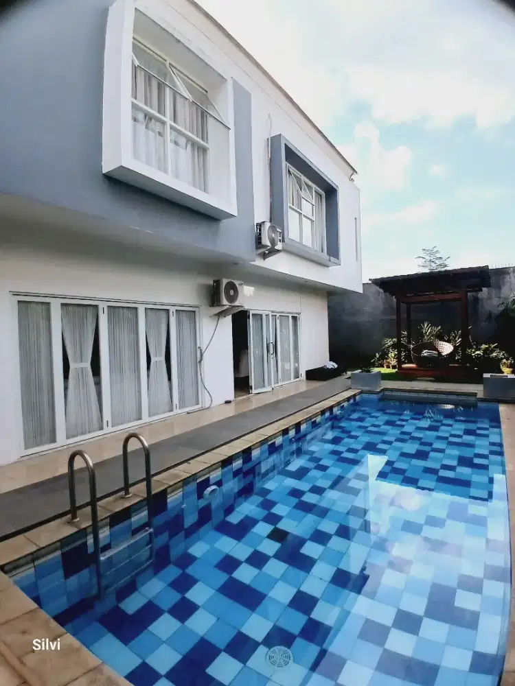 Disewakan rumah mewah  2lt Grand Kawanua Manado langsung tempati.