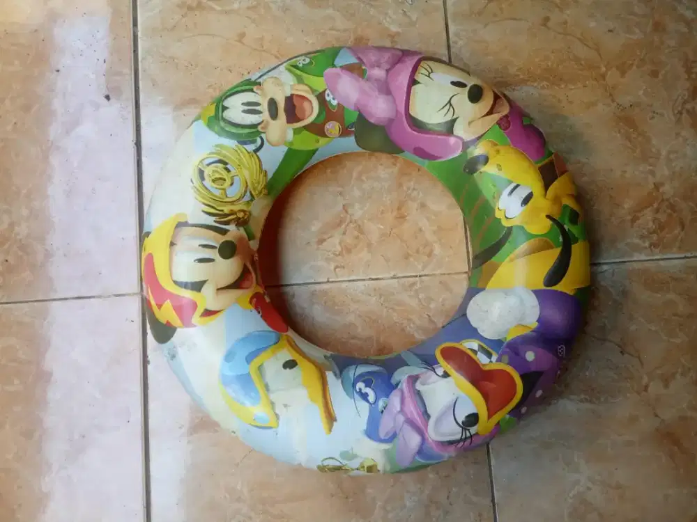 Pelampung anak karakter