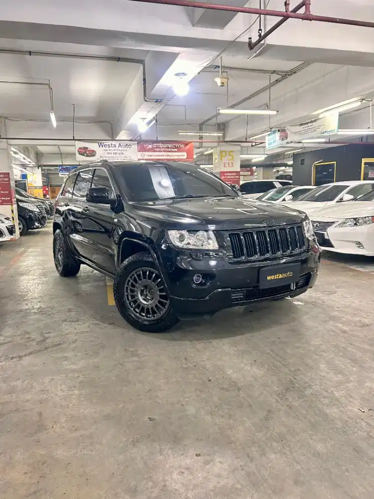 AWD Jeep Grand Cherokee 3.6 Limited AT 2014 nik 2012 Siap pakai