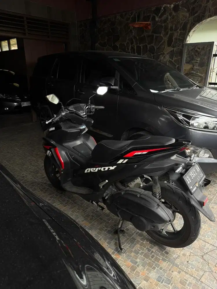 Yamaha aerox 2021 hitam