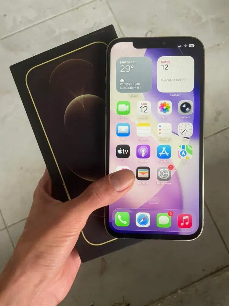 iPhone 12 Pro Max 512 GB Fullset.