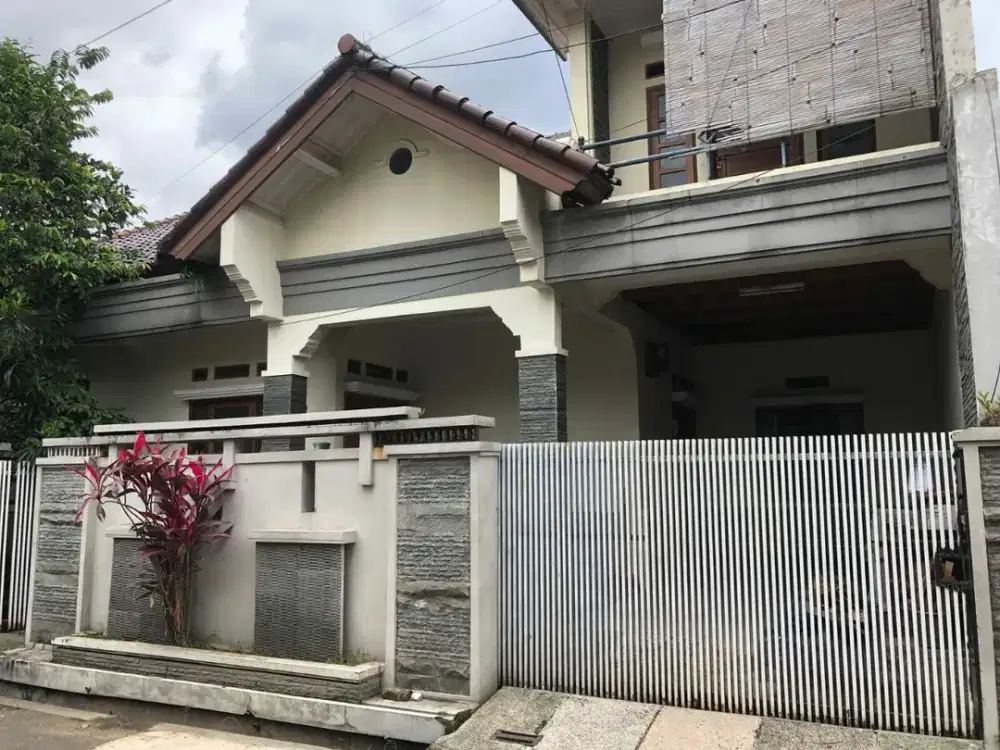 FLASH SALE! RUMAH SIAP HUNI DEKAT METRO MARGAHAYU (LEBAR MUKA 13 METER