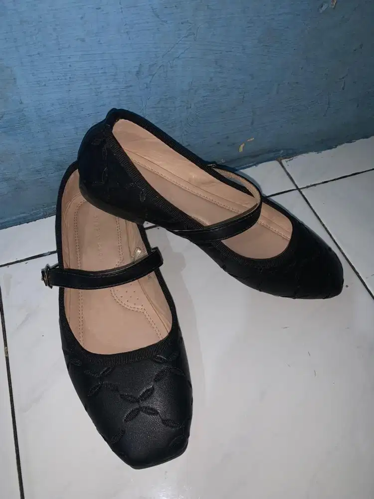 Flatshoes wanita