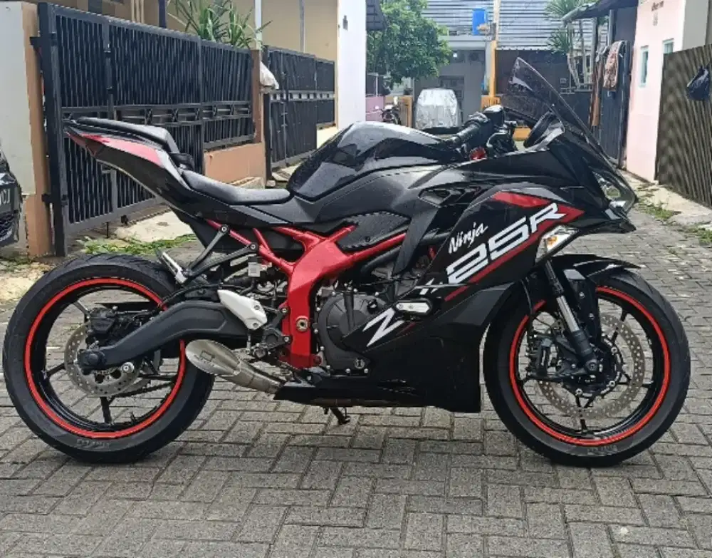 Zx25r abs qs 2021 low km