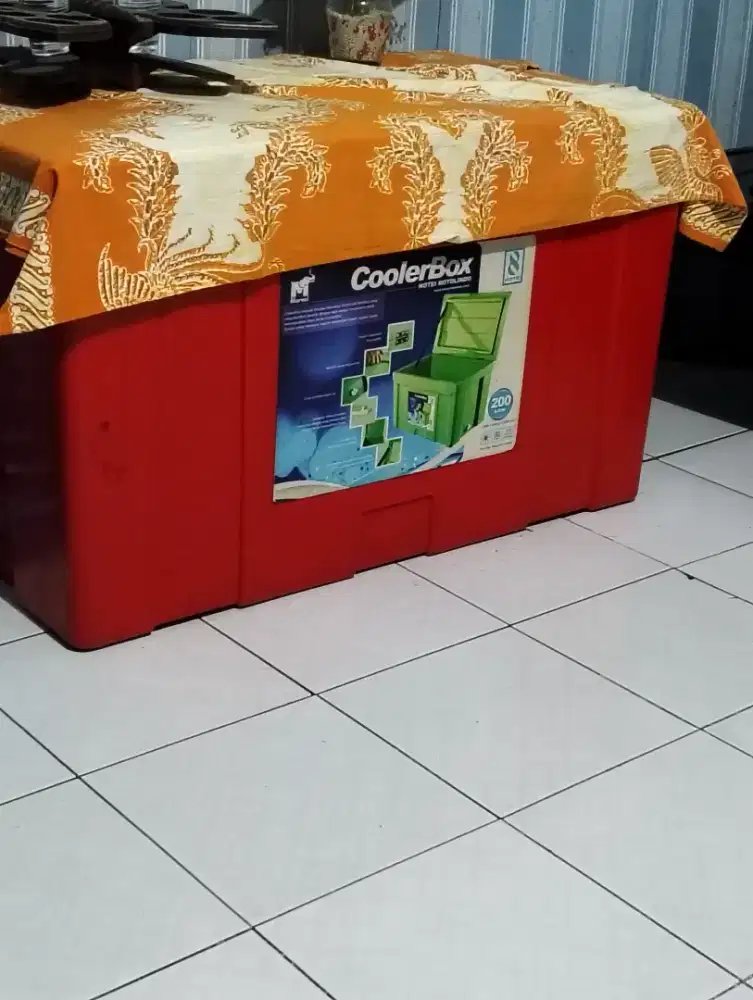 Cooler box ukuran lebar 90 cm tinggi 50cm