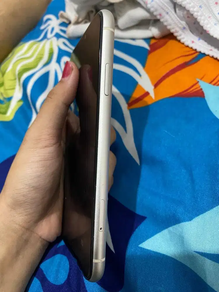 iphone 11 64gb box +unit