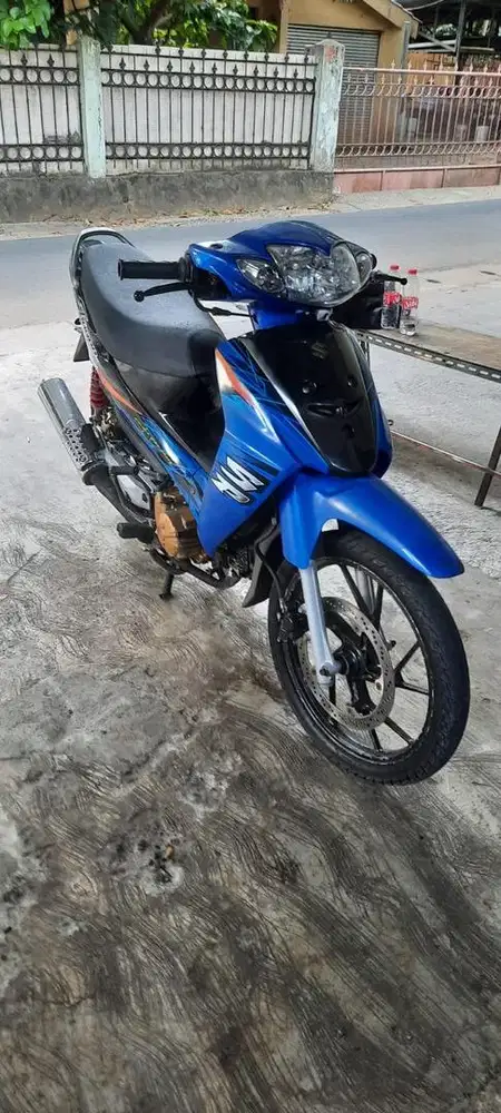 Suzuki shogun SP 2006 Biru