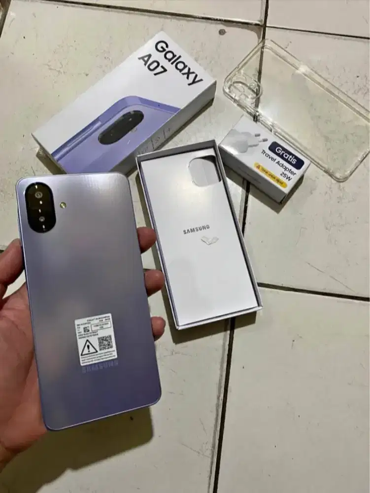 Samsung a07 ram 4/64 pemakaian 1 bulan di jamin no minus
