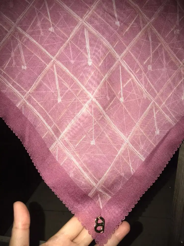 Preloved buttonscarves