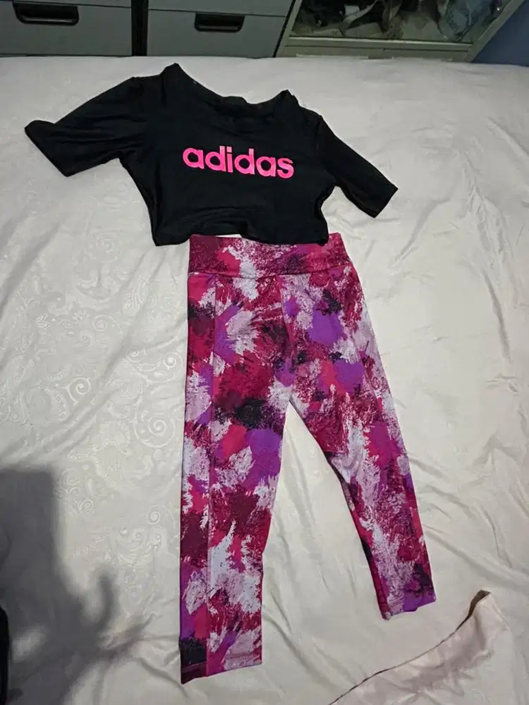 Baju olahraga satu set