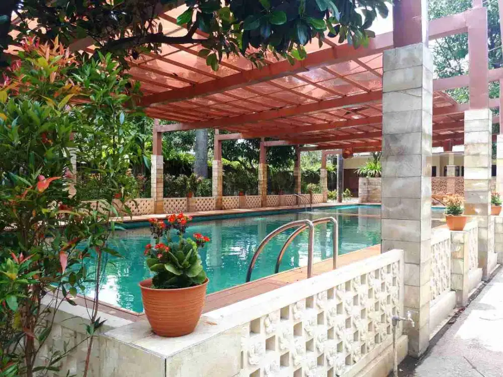 dijual vila pinggir jalan BNR mulyaharja