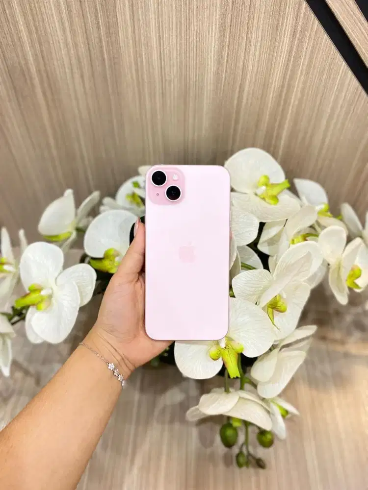 IPHONE 15 PLUS PINK 128GB SECOND RESMI INDONESIA (EX IBOX)