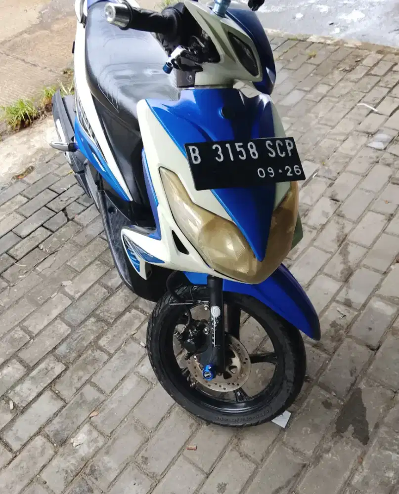 Yamaha Xeon carbu 2011, Plat B Jak -Sel