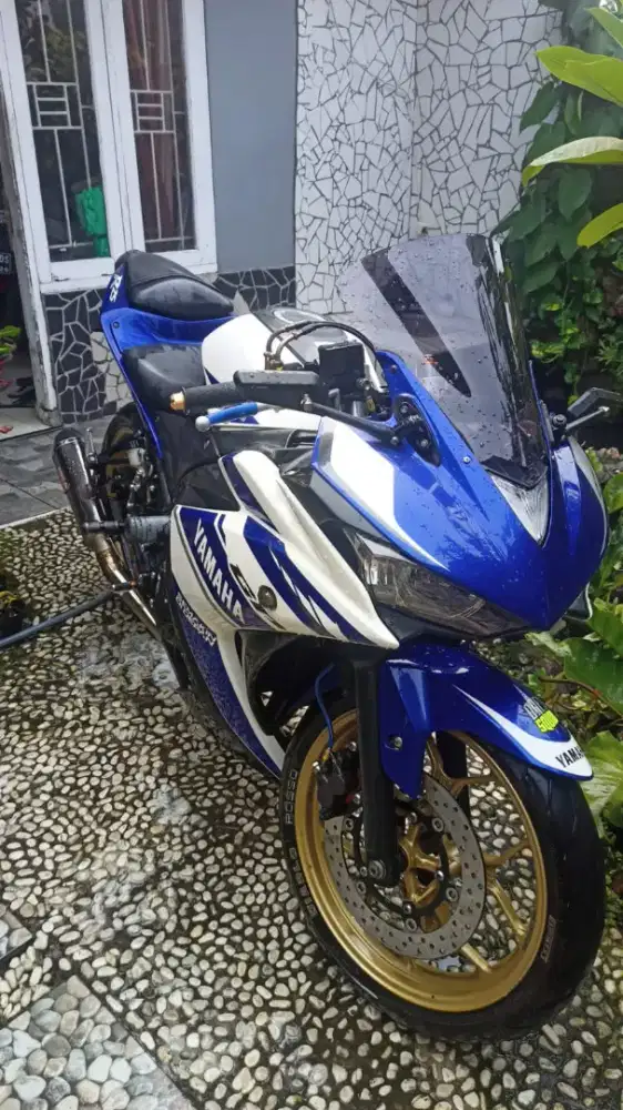 R25 tahun 2014 - Biru putih