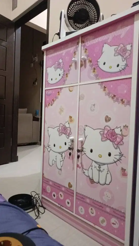 Lemari 2 pintu karakter