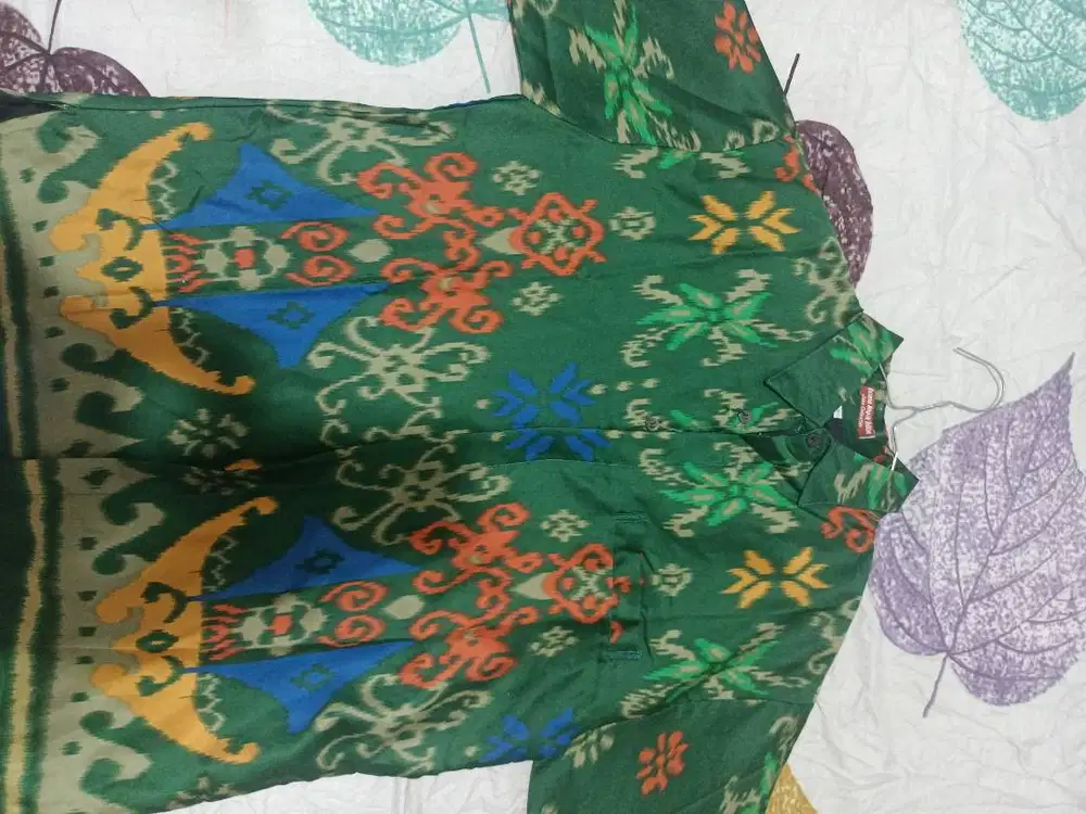 Batik slik hijau botol pria