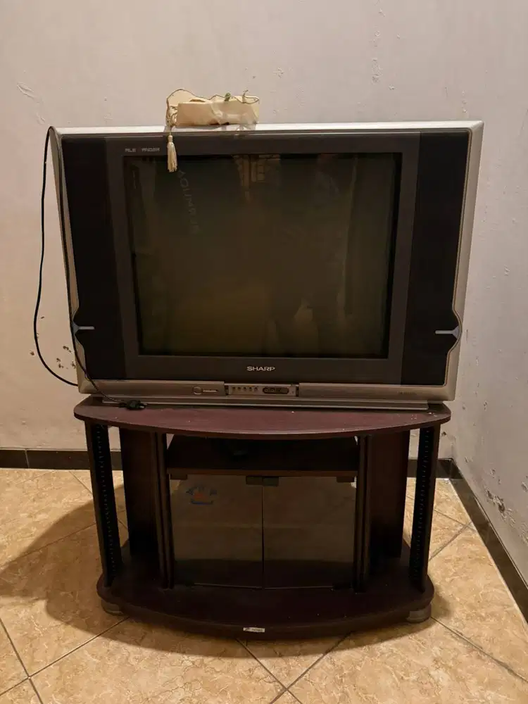 TV LG Alexander 33 Inch dengan Meja