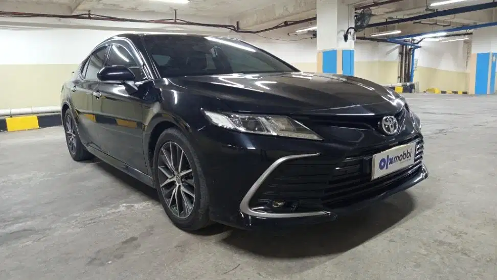 LOW DP Toyota Camry 2.5 V Bensin-AT 2023 BAJ
