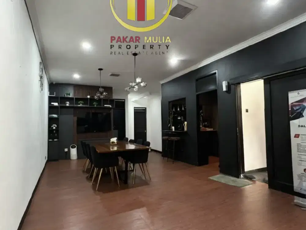 Rumah Modern di Kawasan Komersil Sayap Riau Bandung