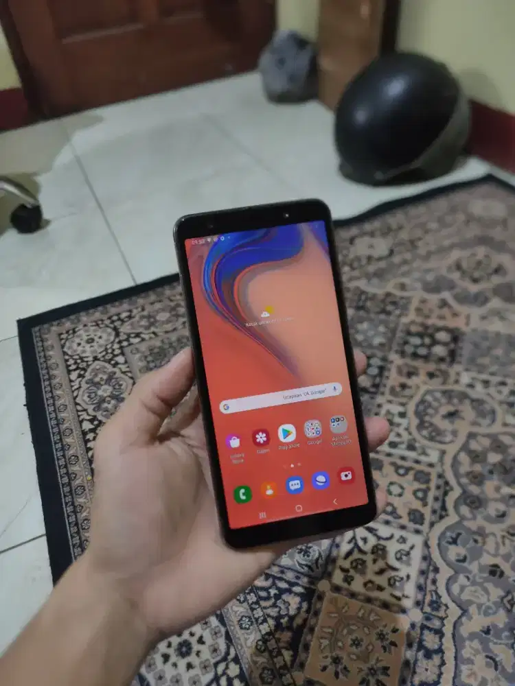Samsung A7 , Ram 4/64gb ,