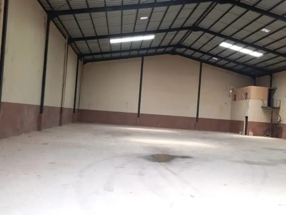 disewakan unit gudang di kavling DPR cipondoh