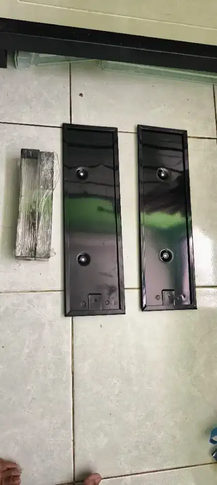 Tatakan / Dudukan plat nomor untuk semua mobil slip on model pejabat