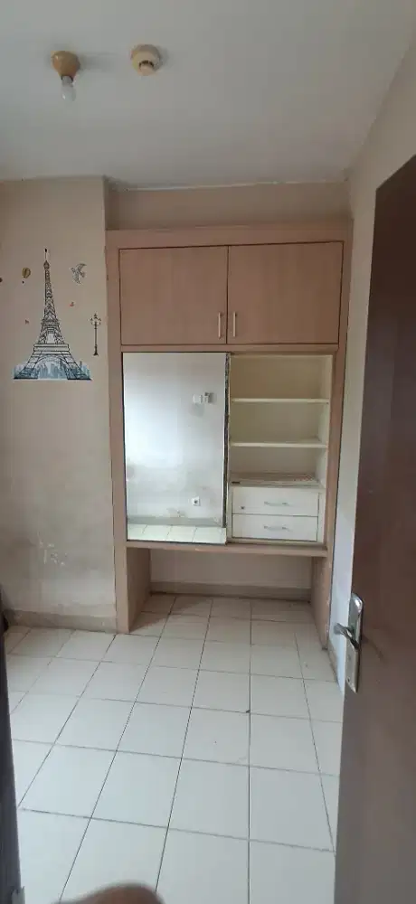 lemari pakaian 2 pintu