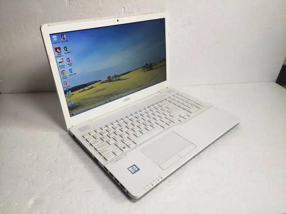 Fujitsu AH556 Core i5-6200U Mulus Murah Mewah [B326]