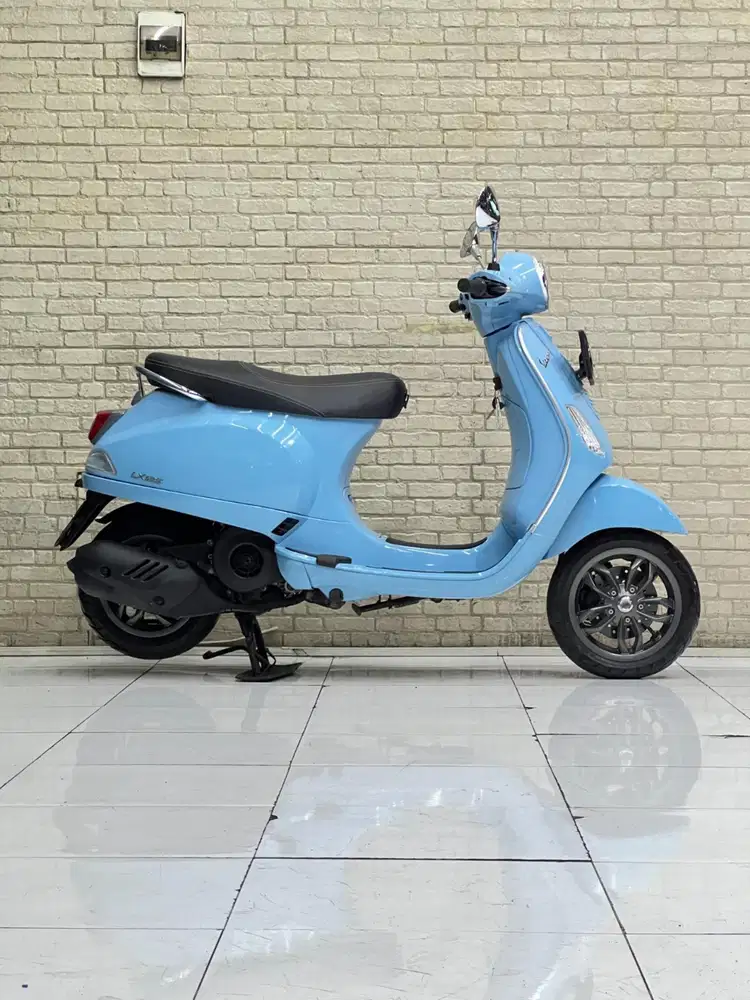 Warna Favorit! Vespa Matic LX125 2022