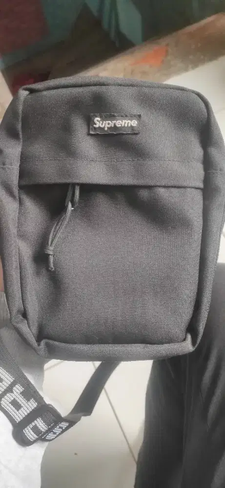 Supreme Shoulder Bag SS18