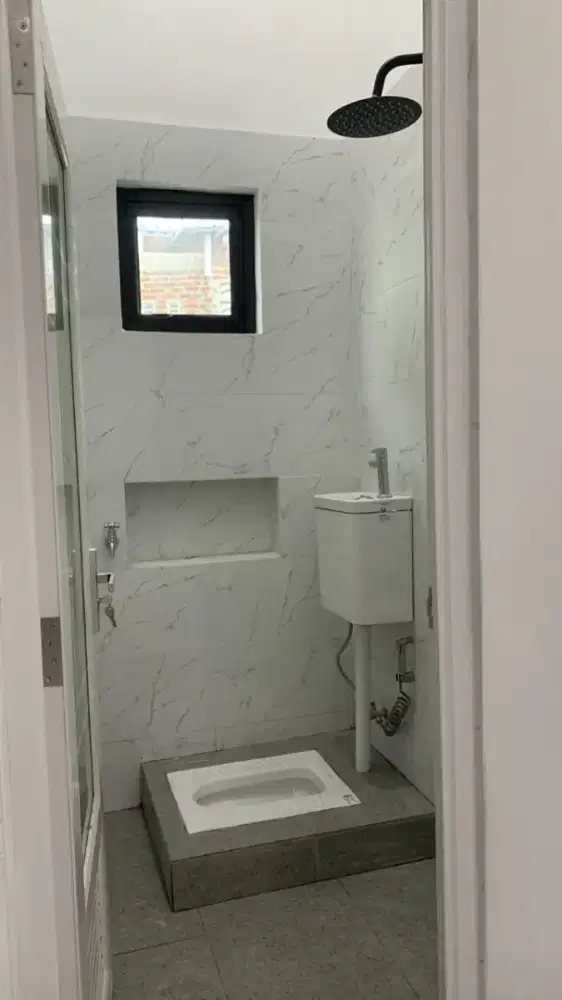 4 MENIT DARI KFC TITI KUNING, PINGGIR JALAN