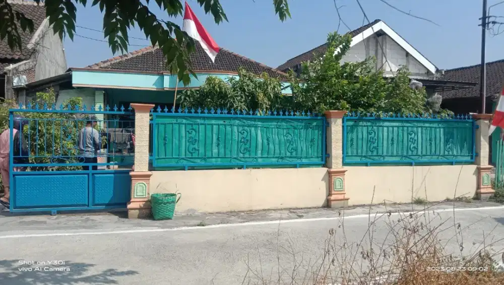 Jual rumah lokasi belakang Aspol mojo9 luas 214mtr SHM hrg 560jt nego