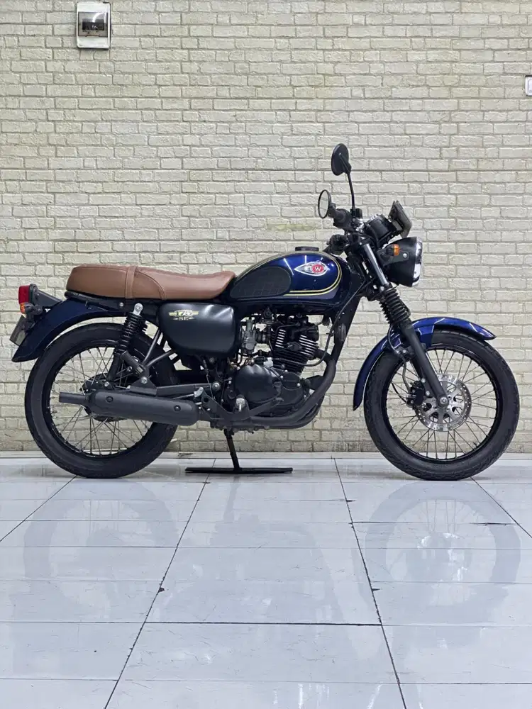 TERLARIS! KAWASAKI W175 SE NAVY 2022