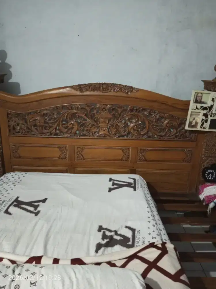 Dijual cepat Dipan ukiran kayu jati motif Rahwana