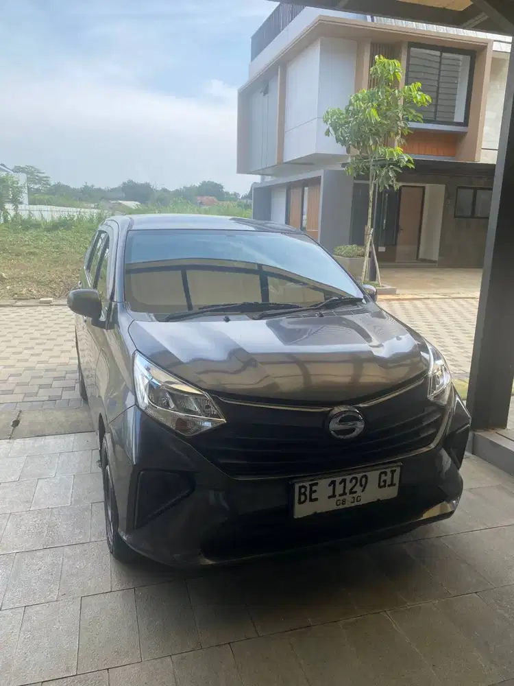 Low KM sigra X AT 2020