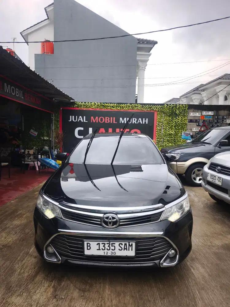 Camry V 2.5 2015 Metik Murah