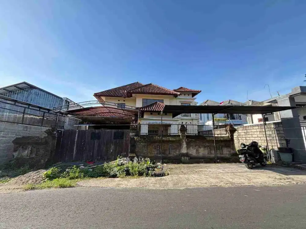 FOR SALE – Rumah Strategis di Jalan Utama Pidada, Ubung Denpasar

Cari rumah dengan lokasi strategis dan akses mudah di pusat Denpasar?
Inilah jawabannya! 

 Lokasi: Jl. Pidada III No.28, Ubung, Denpasar Utara – tepat di pinggir jalan utama, sangat cocok