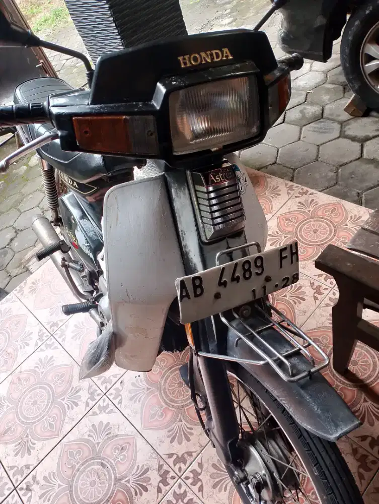 Astrea 800 tahun 1983