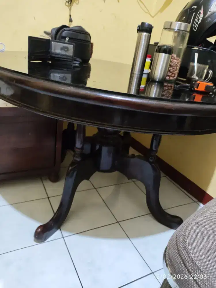 Meja bunder bundar kayu jati