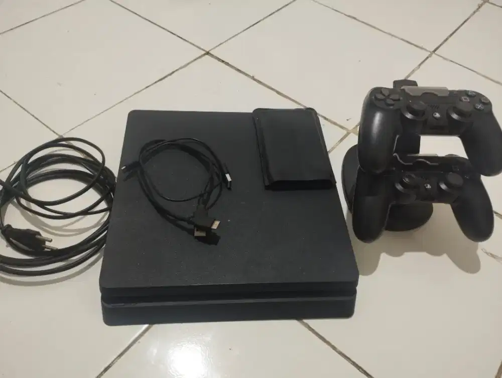 Dijual ps4 slim(clone) 500gb+ HDD 500