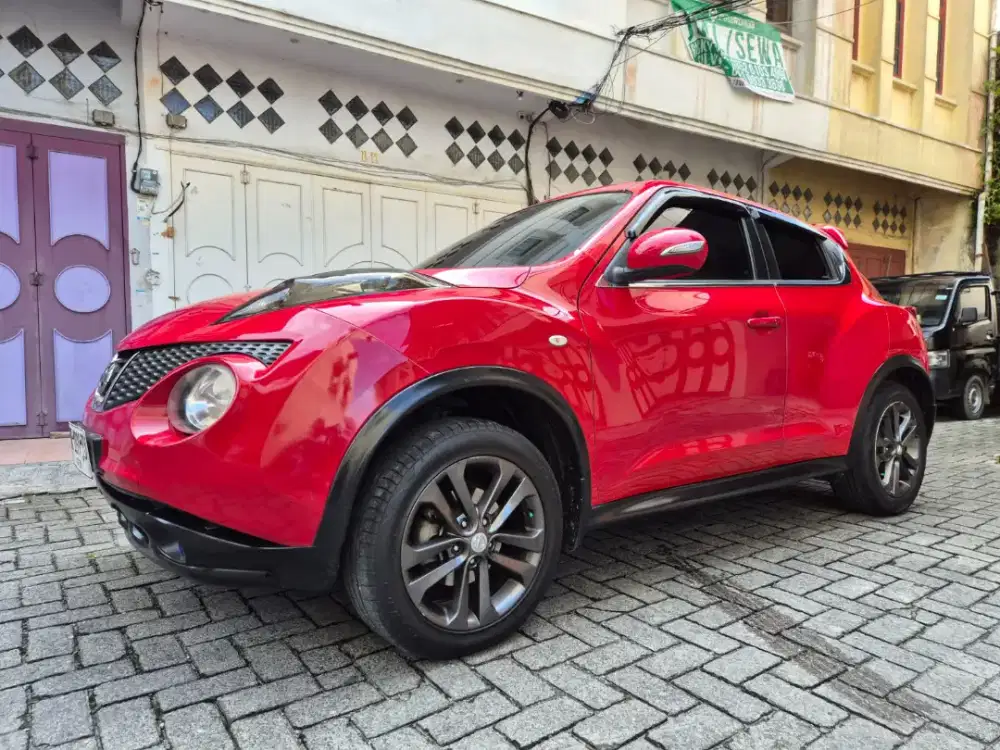 NISSAN JUKE RX RED INTERIOR A/T 2014