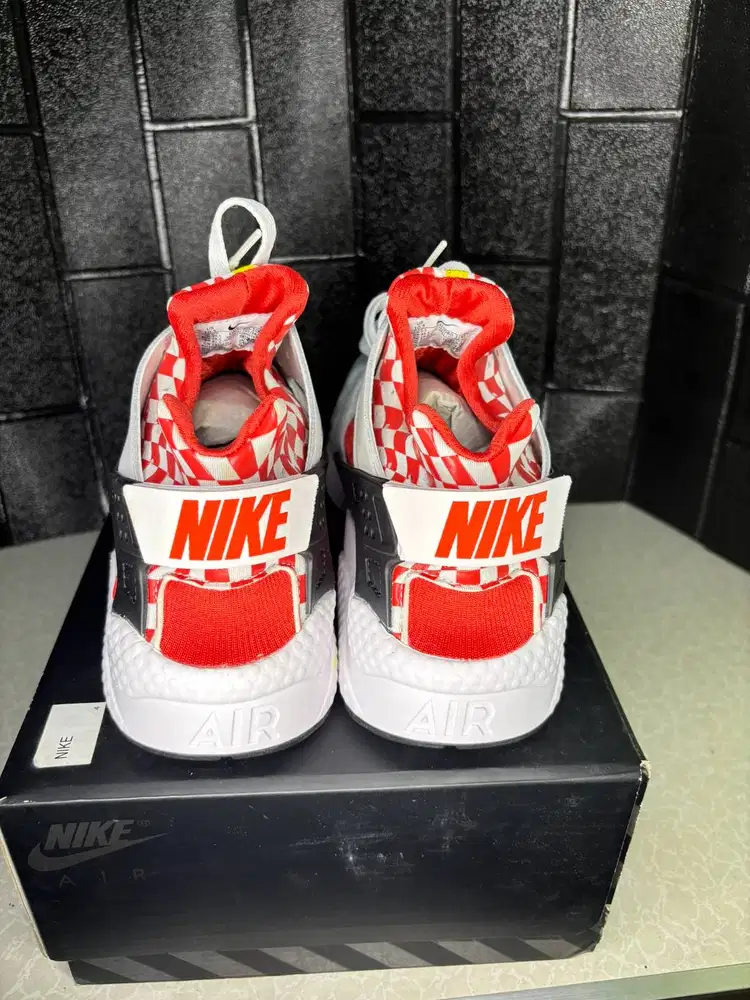 Nike Air Huarache Liverpool QS 44.5 Original – Bisa Nego