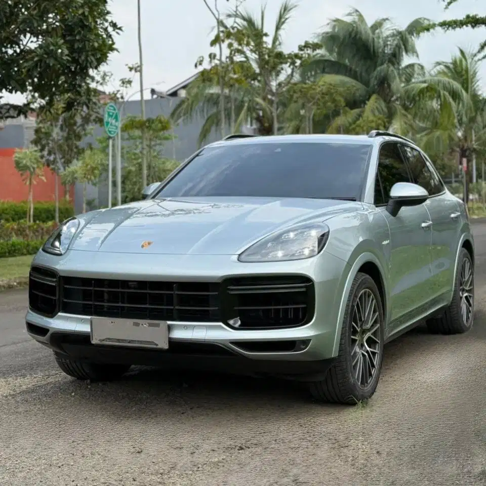 (CASH) Porsche Cayenne E-Hybrid 2023