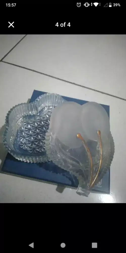 Asbak kaca / pajangan meja