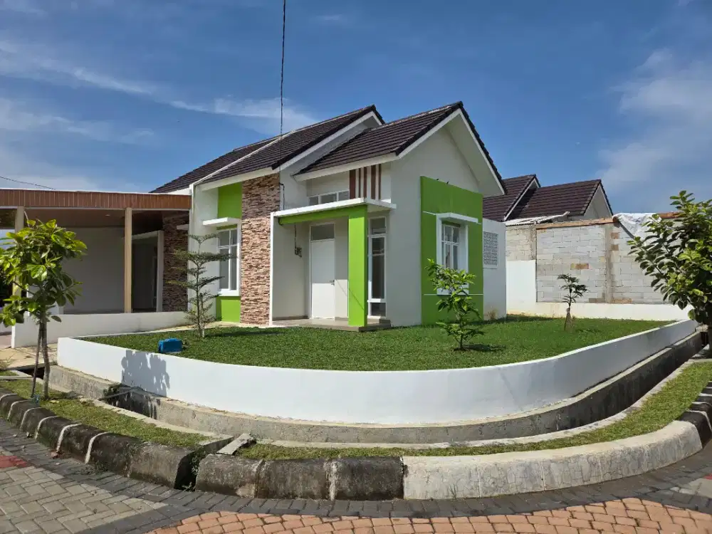 Sale Rmh 1lt Hoek luas 161m² hrg 900jtan, dp 10jt cashback 48jt @Bcc