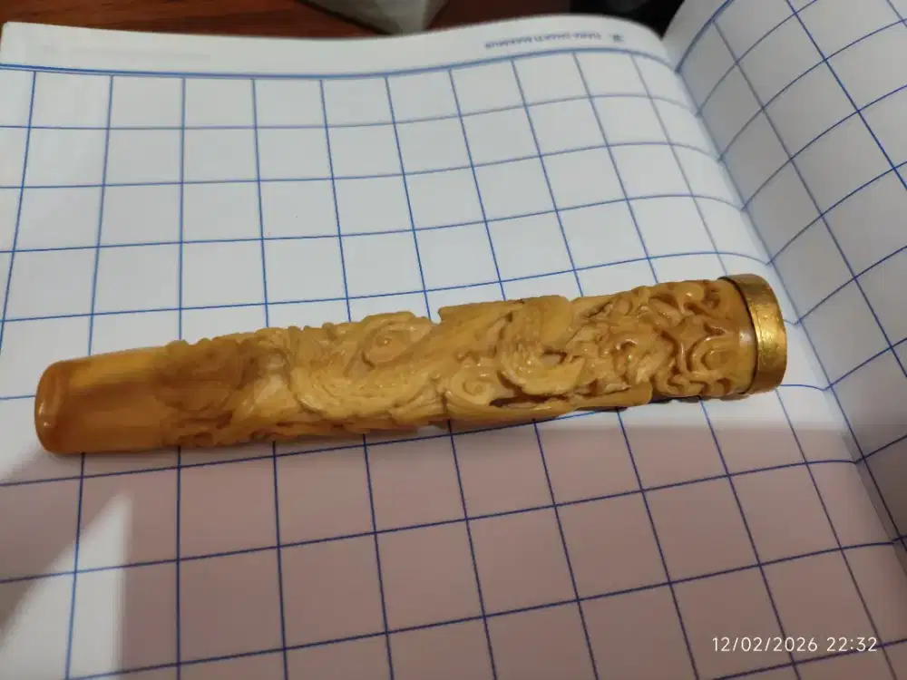 Pipa rokok motif burung Hong dan Naga