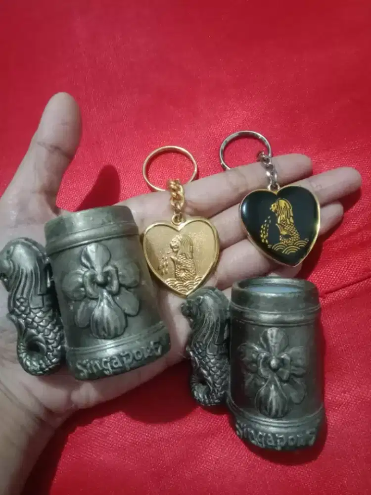 Souvenir / pajangan asli Singapore