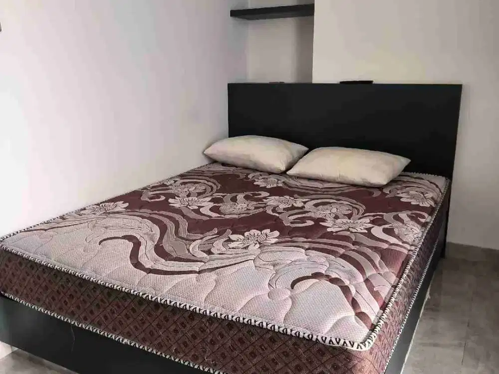 disewakan apartement avenue88 studio besar furnish lengkap ada penyekat kamar dengan dapur ada teras ada AC kasur tv kitchenset