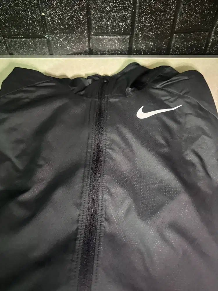 Nike Running Jacket Black Size S Original Murah